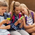 Kids-on-smartphones-tech-children-school