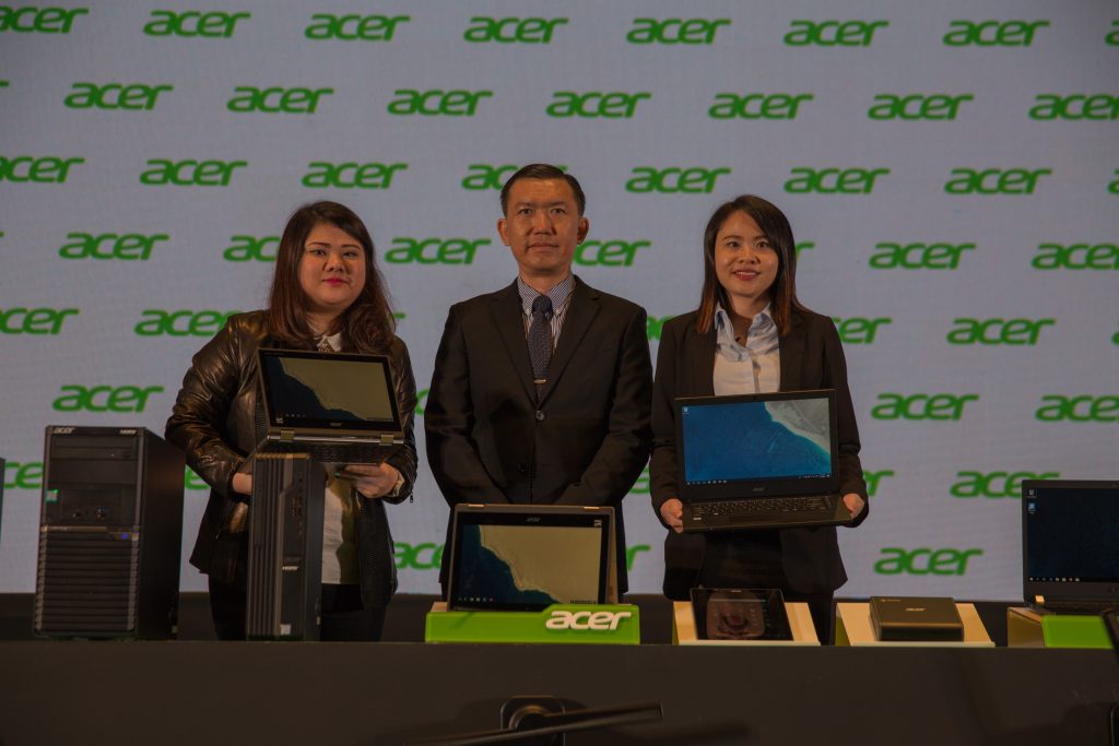 The Acer Malaysia team with the newly launched Next Generation Acer commercial devices