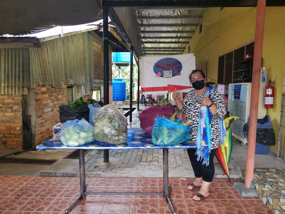 Tuaran Home receiving food aid