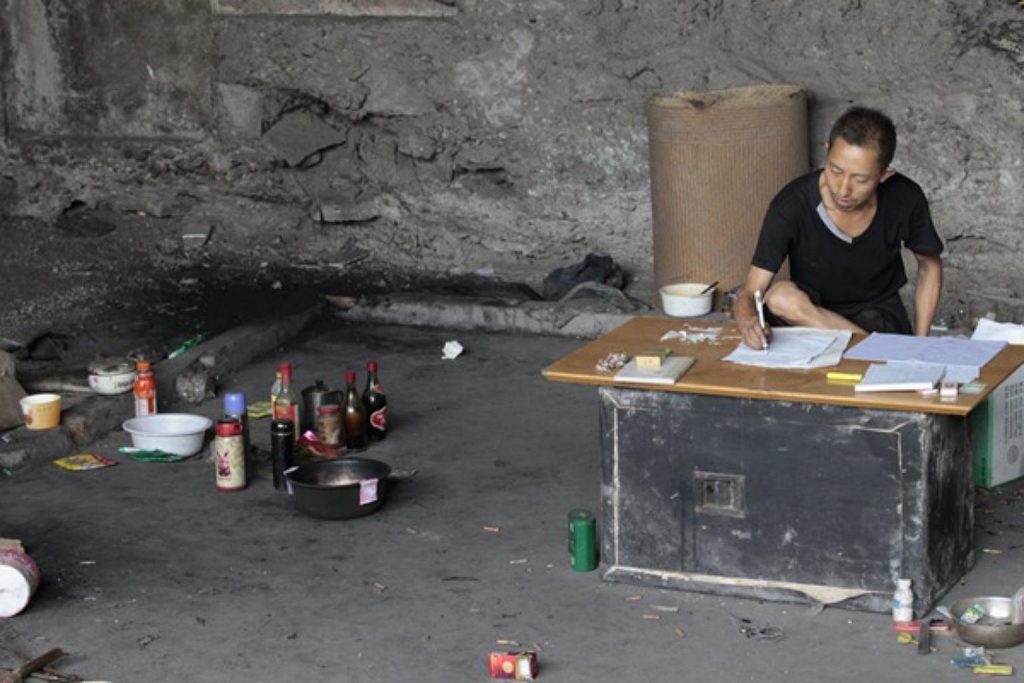 Chinese Man Spend 10 Years Being Homeless to “Crack Lottery Code”