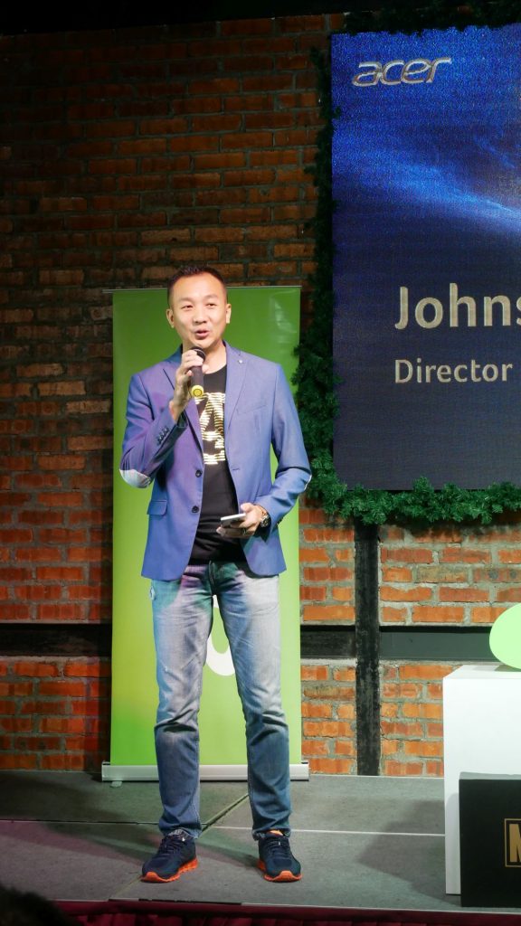 Johnson Seet, Director of Product and Sales , Acer provides the opening speech