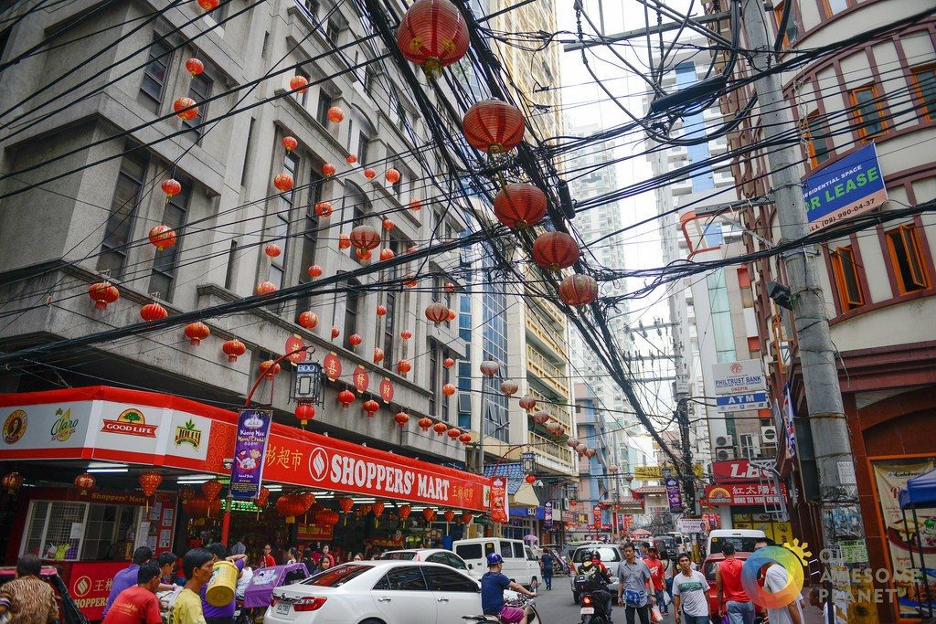 Foodies galore in Binondo, world’s oldest Chinatown (image via Our Awesome Planet)